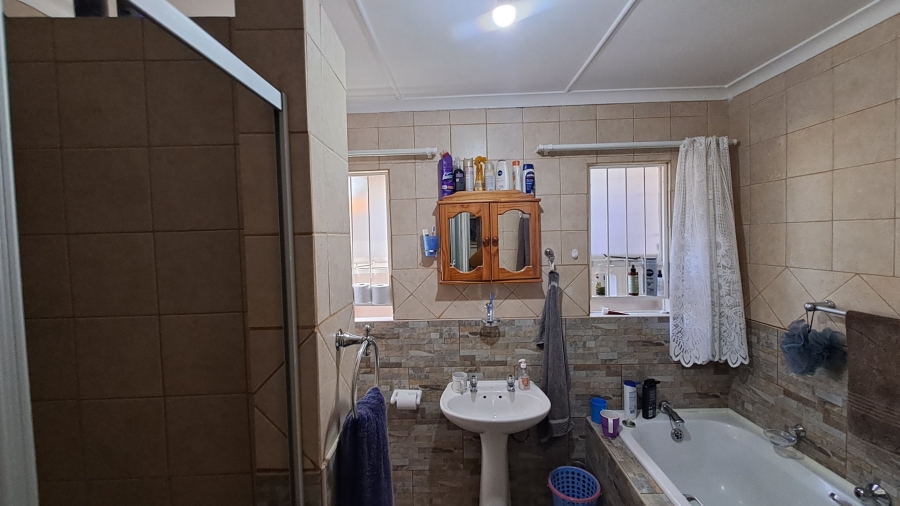 2 Bedroom Property for Sale in Fleurdal Free State